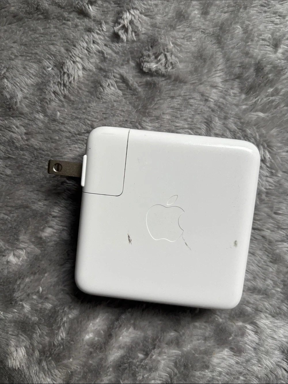 Apple power adapter 61 Watt USB-C Power Adapter